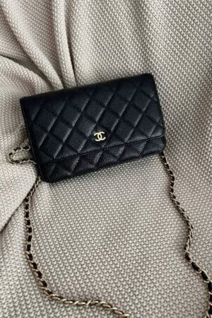 [샤넬] 클래식 WOC 미니 크로스백 블랙 캐비어 금장 AP0250