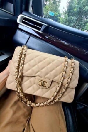 [샤넬] 클래식 라지 플랩 백 캐비어 베이지 금장 A58600