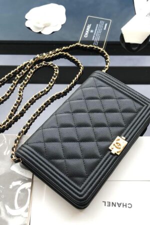 [샤넬] 보이 woc 케비어 체인 크로스백 A80287