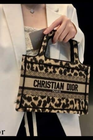 [디올] 레오파드 미니 북 토트백 S5475ZRHM