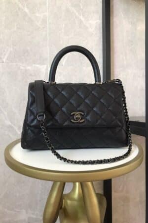 [샤넬] 핸들 장식의 스몰 플랩 백 캐비어 은장 메탈 블랙 A92990