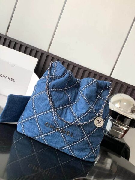 [샤넬] 24S 22 백 스티치 데님 스몰 AS3260