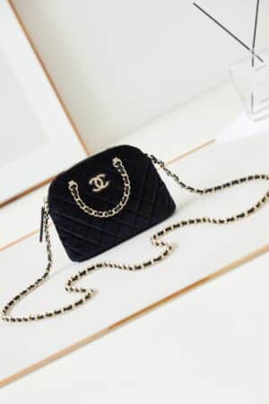 [샤넬] CC 체인 클러치 벨벳 크로스백 블랙 AP3354