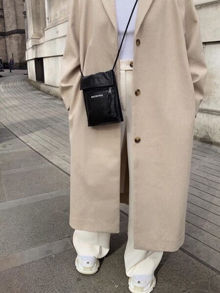 [발렌시아가] 익스플로러 블랙 스트랩 파우치 532298 D8505