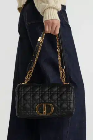 [디올] 미디엄 카로 백 블랙 금장 M9242UWHC