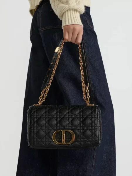 [디올] 미디엄 카로 백 블랙 금장 M9242UWHC