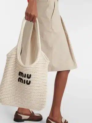 [미우미우] 라피아 효과 원사 및 코튼 토트백 5BG231_2CQY_F0N13_V_MRO