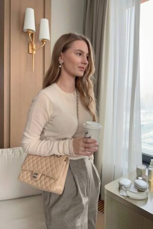 [샤넬] 클래식 라지 플랩 백 램스킨 베이지 은장 A58600