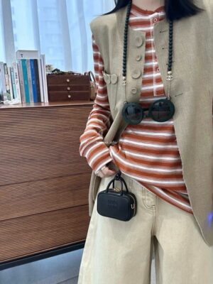 [미우미우] 가죽 마이크로 주머니 5NR020_2F8W_F0046