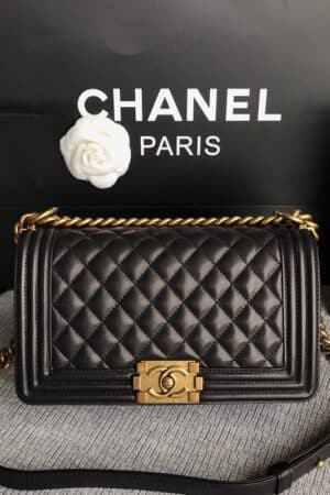 [샤넬] 미디엄 보이 샤넬 램스킨 골드 루테늄 메탈 A67086