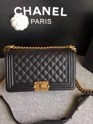 [샤넬] 미디엄 보이 샤넬 캐비어 카프스킨 골드 루테늄 메탈 A67086