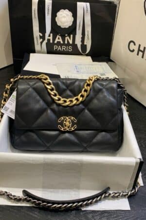 [샤넬] 19 라지 핸드백 램스킨 골드&실버&루테늄 메탈  AS1161 B02511 N6514