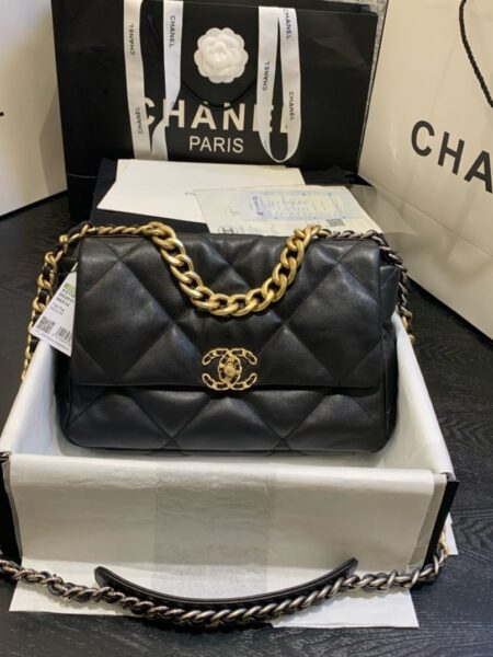 [샤넬] 19 라지 핸드백 램스킨 골드&실버&루테늄 메탈  AS1161 B02511 N6514