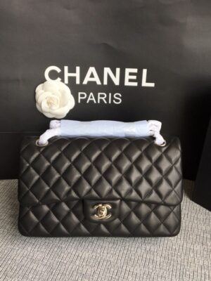 [샤넬] 미디움 클래식 플랩백 블랙 램스킨 은장  A01112