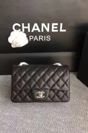 [샤넬] 뉴미니 클래식 플랩백 램스킨 은장 A69900