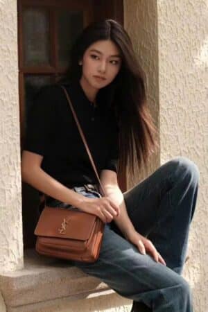 [생로랑] 니키 베사체  레더 백 카프스킨 718556