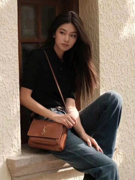 [생로랑] 니키 베사체  레더 백 카프스킨 718556