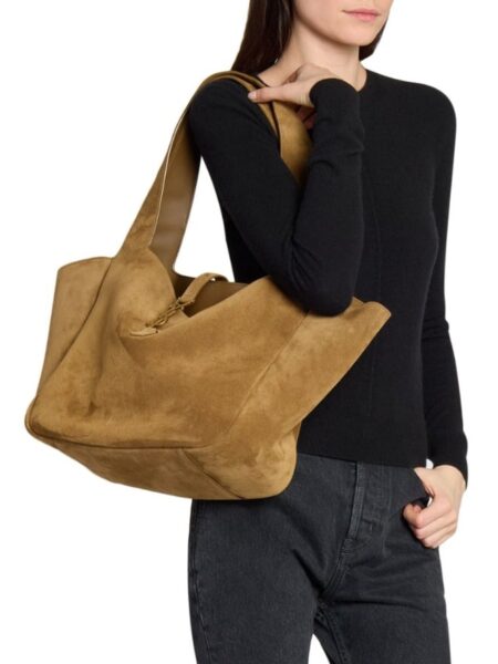 [생로랑] Le 5 À 7 Bea 스웨이드 백 763435