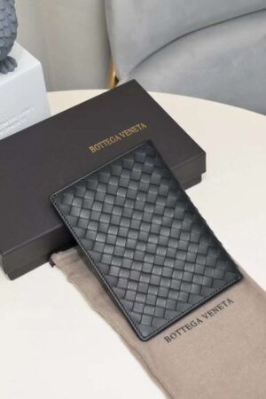 [보테가베네타] 인트레치아토 여권 케이스