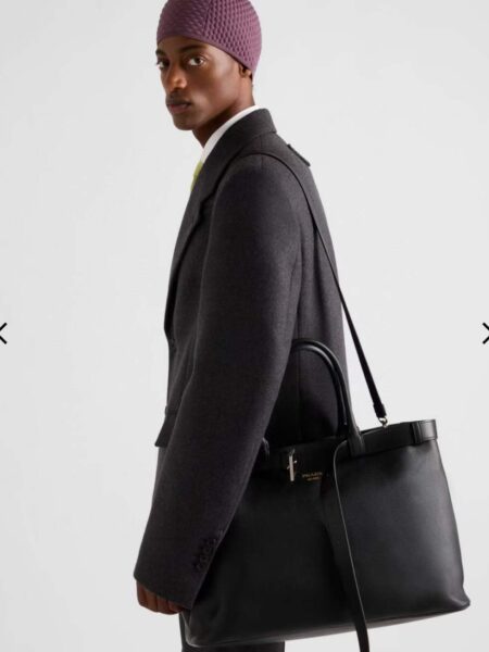 [프라다] 벨트가 달린 프라다 버클 가죽 가방 1BG126