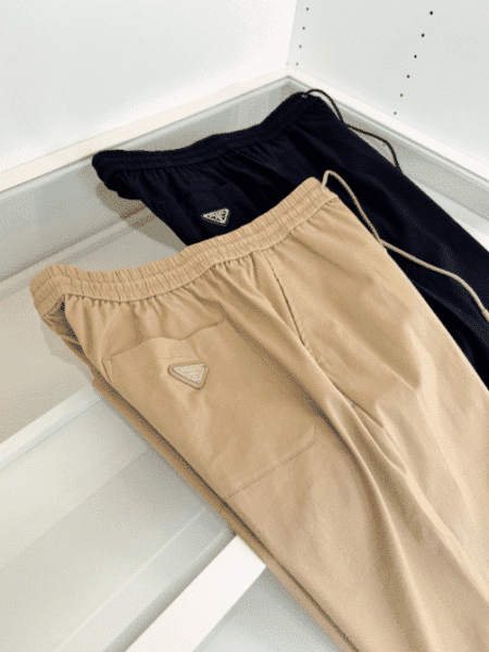 [프라다] 트라이앵글 로고 코튼 스웨트팬츠 (2 COLORS)