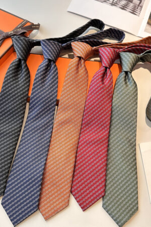 [에르메스] 샹달 실크 넥타이