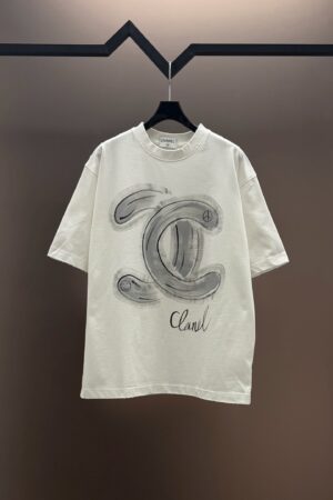 [샤넬] 그래피티 더블 C 로고 반팔 티셔츠 (2 COLORS)