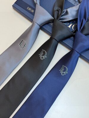[디올] CD 아이콘 자수 실크 넥타이 (3 COLORS)
