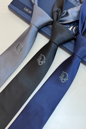 [디올] CD 아이콘 자수 실크 넥타이 (3 COLORS)