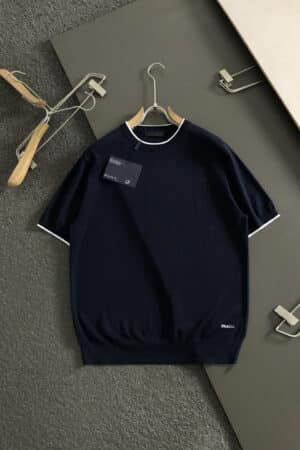 [프라다] 남성 자수 로고 배색 반팔 티셔츠