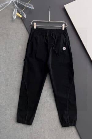[몽클레어] 블랙 로고 조거 팬츠 (2 COLORS)