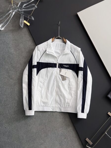 [디올]  크리스찬 디올 쿠튀르 화이트 바람막이 자켓