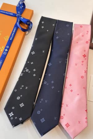 [루이비통] 모노그램 타이니 넥타이 (3 COLORS)