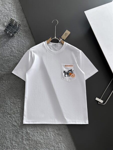 [에르메스] 포켓 자수 로고 반팔 티셔츠 (2 COLORS)