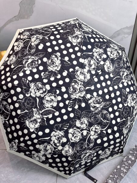 [샤넬] 로즈 도트 접이식 우산 (2 COLORS)