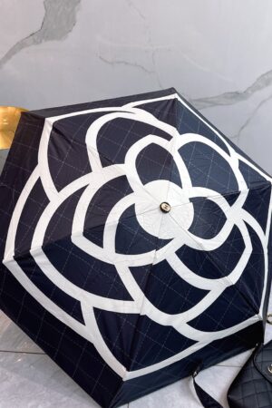 [샤넬] 빅 까멜리아 퀼팅 우산 (2 COLORS)