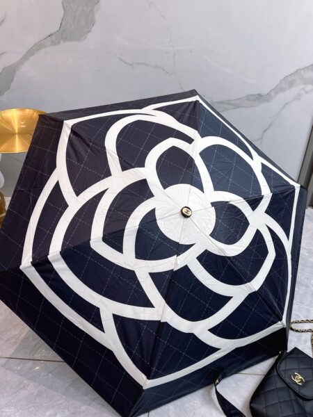 [샤넬] 빅 까멜리아 퀼팅 우산 (2 COLORS)