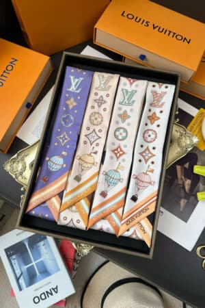 [루이비통] 플라이트 모드 실크 방도 스카프 (4 COLORS)