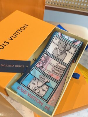 [루이비통] 트렁크 컨피덴셜 방도 스카프