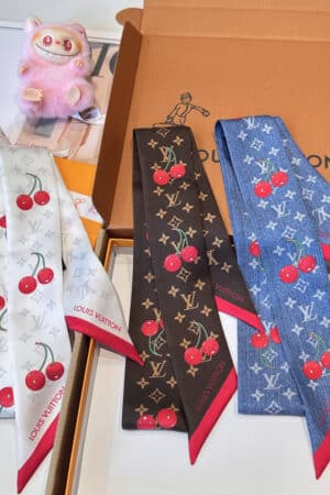 [루이비통] 체리 방도 스카프 (3 COLORS)