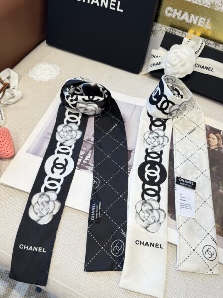 [샤넬] 까멜리아 CC 로고 헤어 밴드 스카프 (2 COLORS)