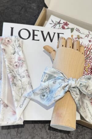 [디올] 플로럴 뚜왈 드 주이 미차 스카프 (2 COLORS)