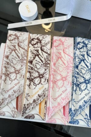 [디올] 플로럴 뚜왈 드 주이 사쥬 미차 스카프 (4 COLORS)