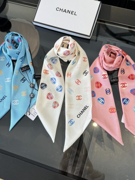 [샤넬] CC 로고 하트 실크 헤어 밴드 스카프 (3 COLORS)