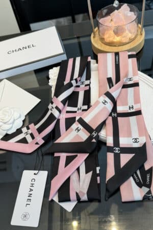 [샤넬] 리본 스트라이프 실크 헤어 밴드 스카프 (2 COLORS)