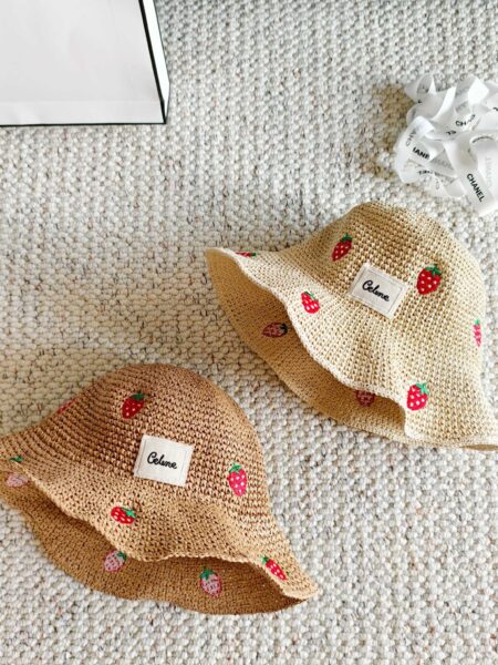 [셀린느] 스트로베리 라피아 버킷햇 (2 COLORS)