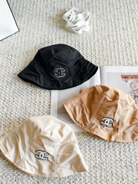 [샤넬] CC 로고 자수 코튼 버킷 햇 (3 COLORS)