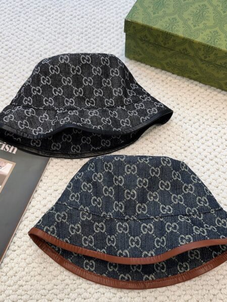 [구찌] 에코 워시드 데님 버킷 햇 (2 COLORS)