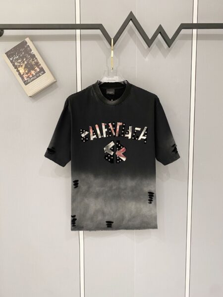 [발렌시아가] 데미지 반팔 티셔츠