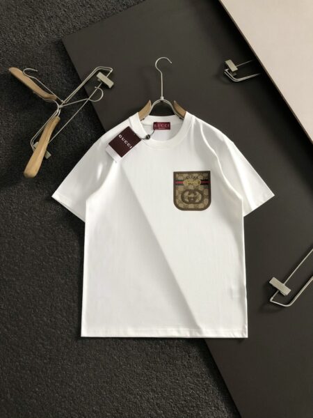 [구찌] 인터로킹 G 및 호스빗 포켓 티셔츠